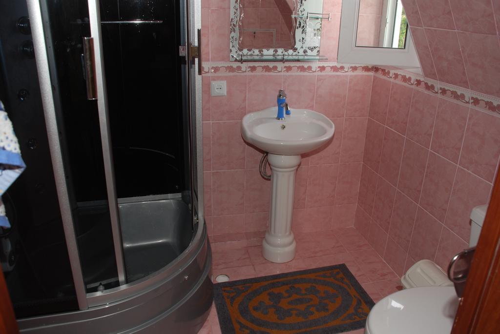 " У Татьяны" Hotel Cholpon-Ata Bagian luar foto