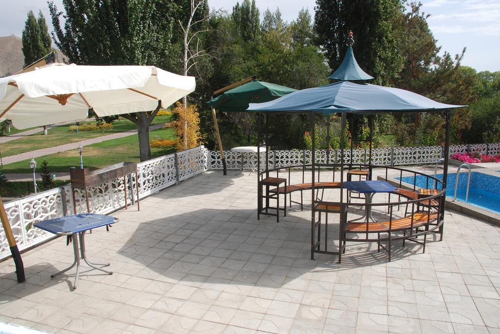 " У Татьяны" Hotel Cholpon-Ata Bagian luar foto